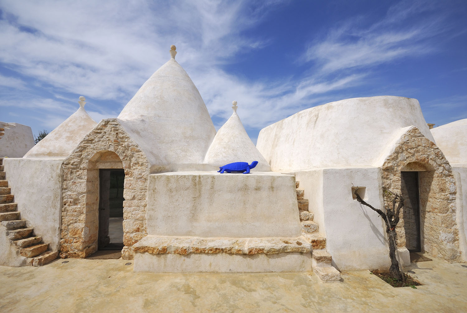 A trullo in Ostuni the cloud effect concrete blending elegance with