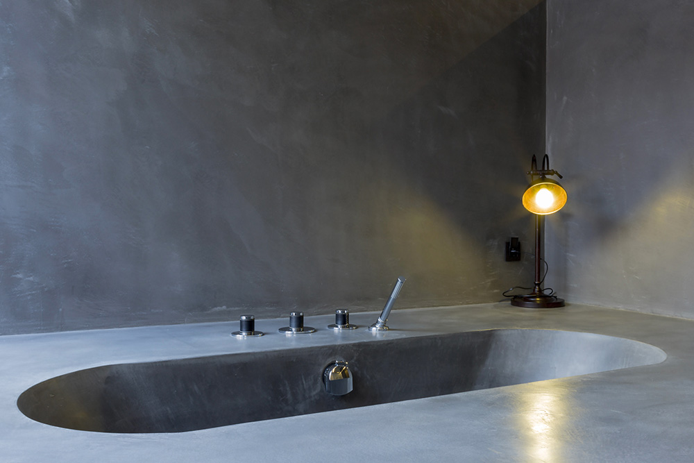 Black & White Enamel Mini Bathtub