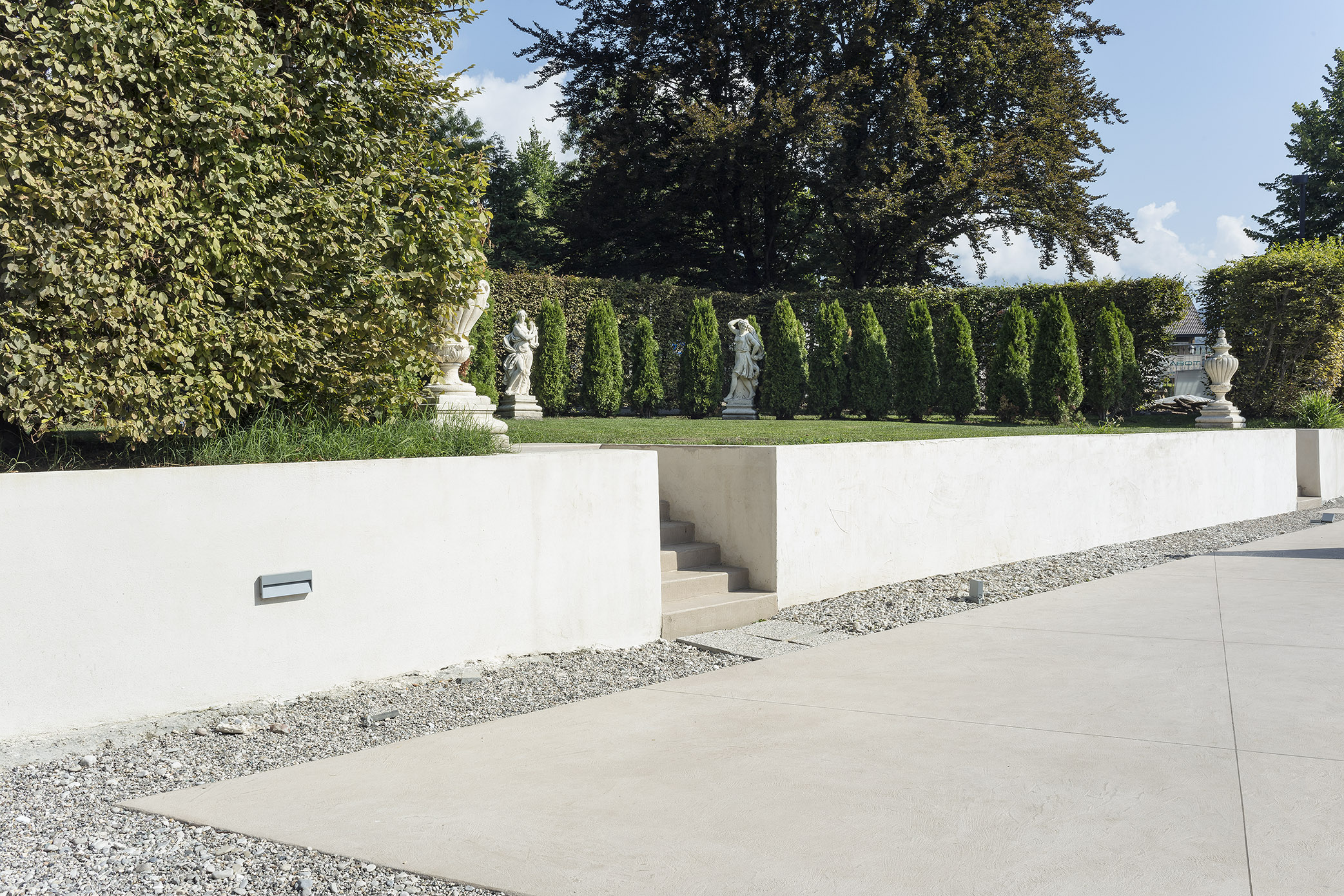 Rasico® Ideal Work - A cement-based decorative coating for exterior areas