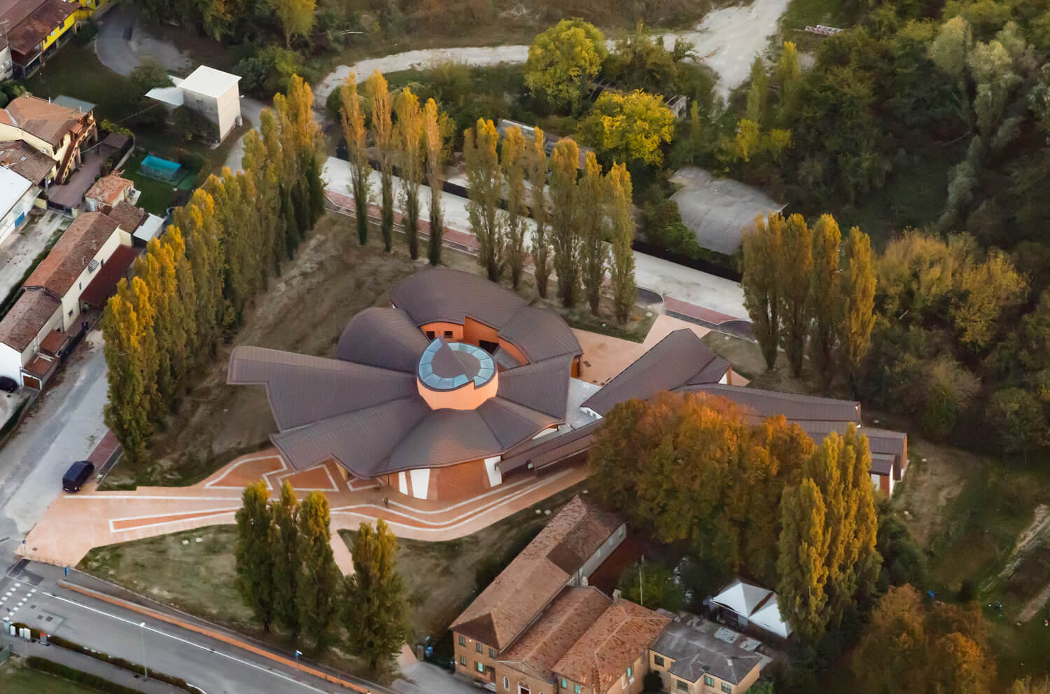 San Giacomo Apostolo Church in Ferrara - Idealwork: concrete finishes ...