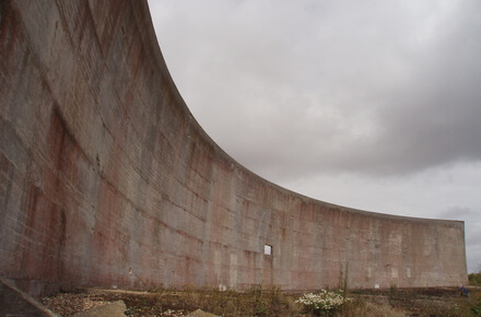 Concrete sound mirror