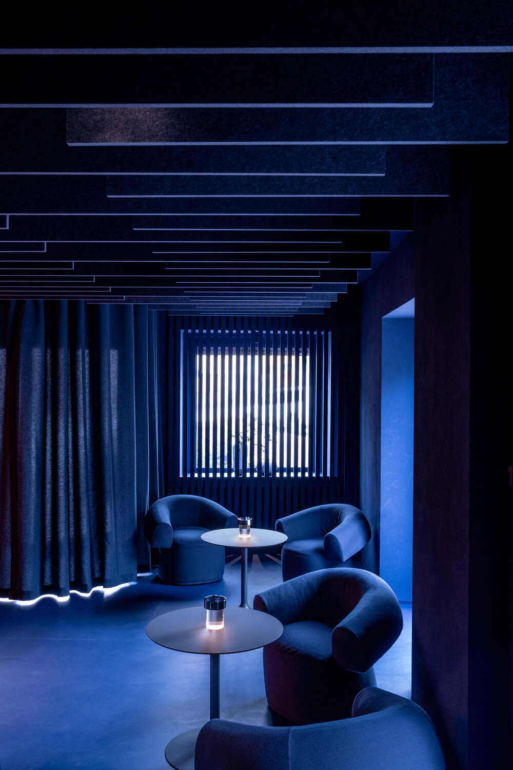 Blue Lounge - Idealwork: concrete finishes for internal and external use